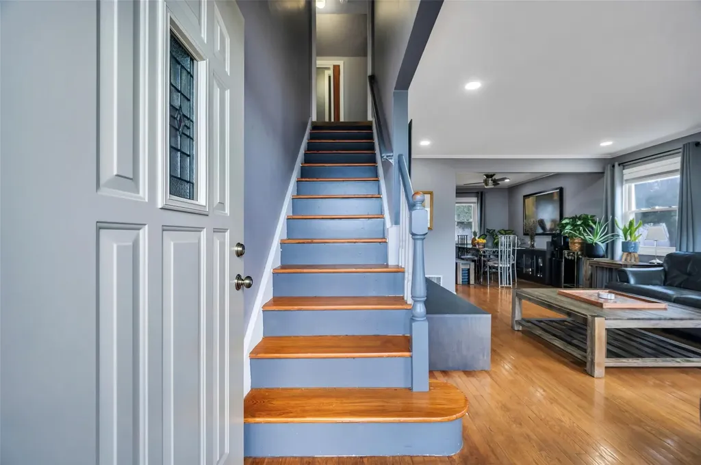105 N Terrace Place Valley Stream NY 11580