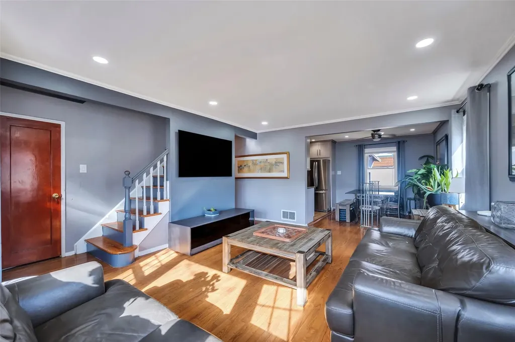 105 N Terrace Place Valley Stream NY 11580