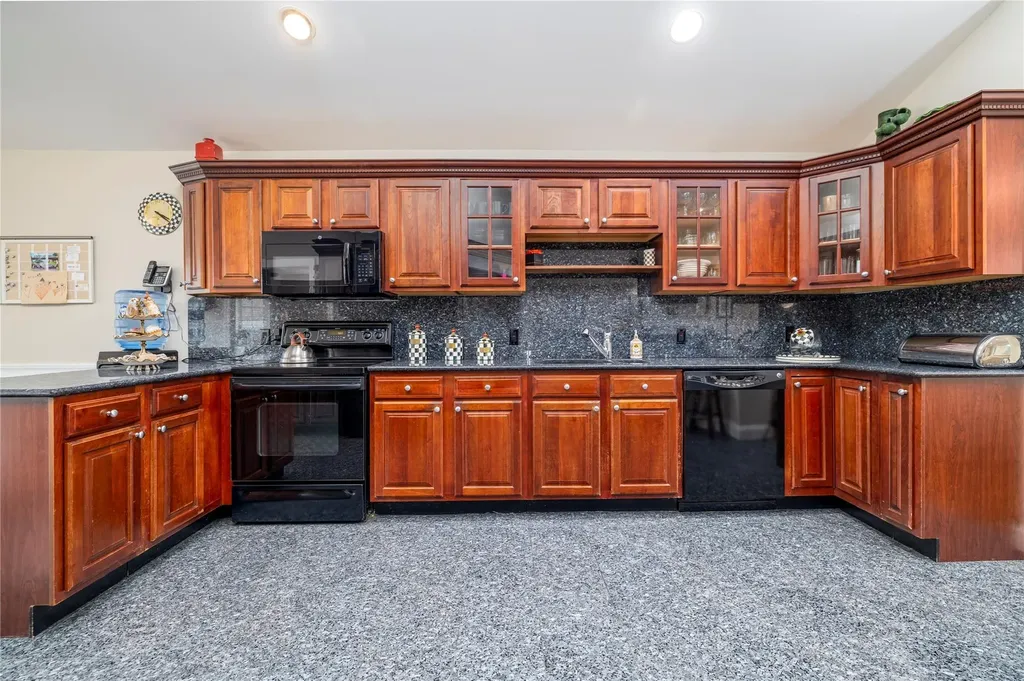 1970 Leonard Lane Merrick NY 11566