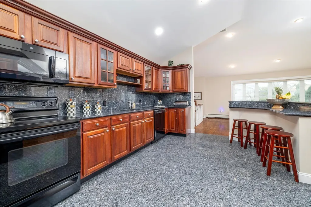 1970 Leonard Lane Merrick NY 11566