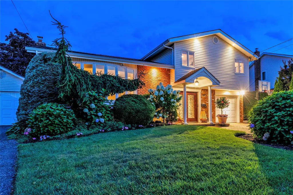 1970 Leonard Lane Merrick NY 11566