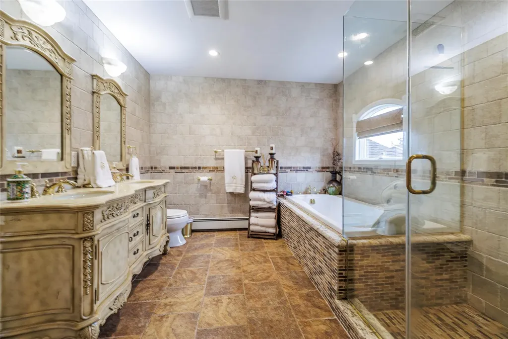 1970 Leonard Lane Merrick NY 11566