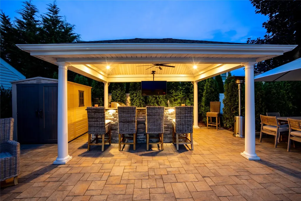 1970 Leonard Lane Merrick NY 11566