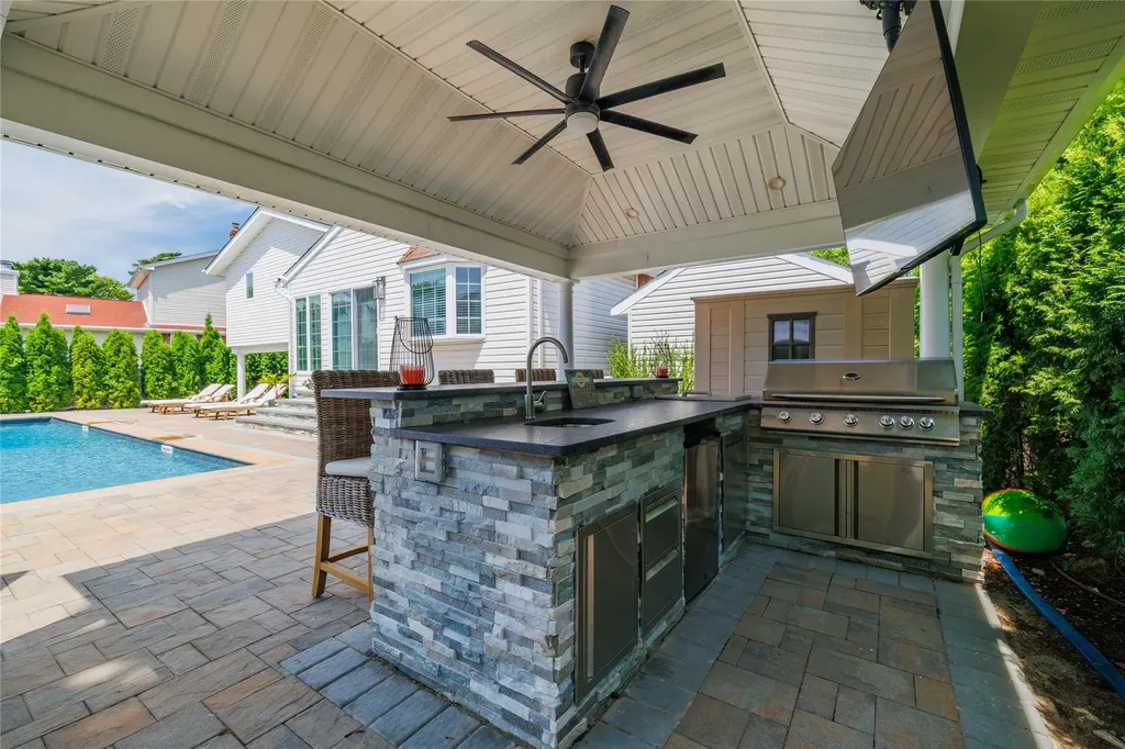1970 Leonard Lane Merrick NY 11566