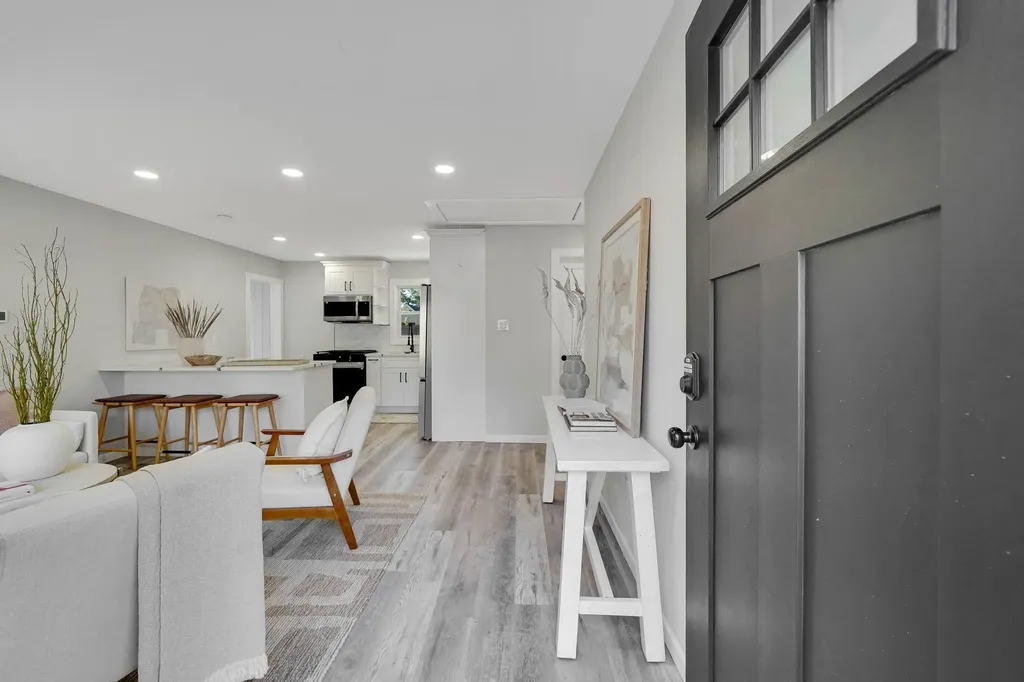 1436 Lombardy Boulevard Bay Shore NY 11706
