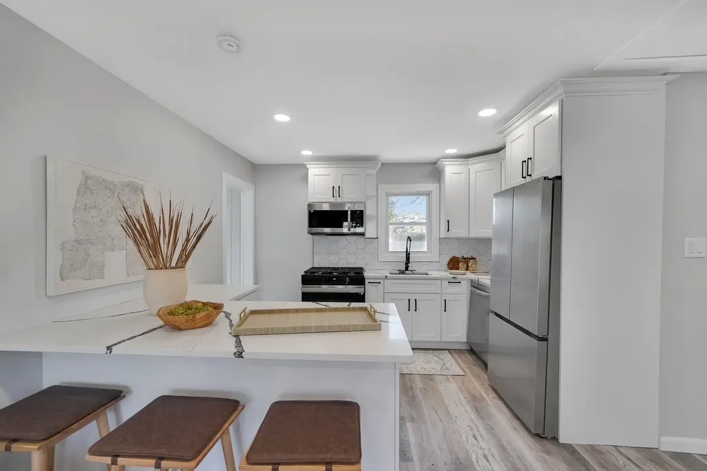 1436 Lombardy Boulevard Bay Shore NY 11706