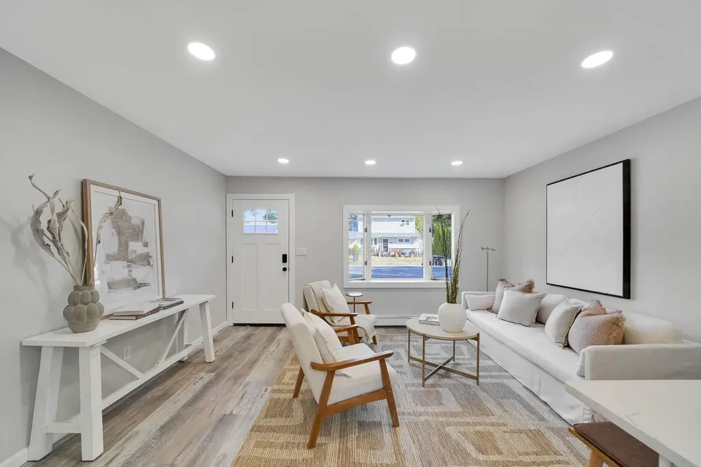 1436 Lombardy Boulevard Bay Shore NY 11706