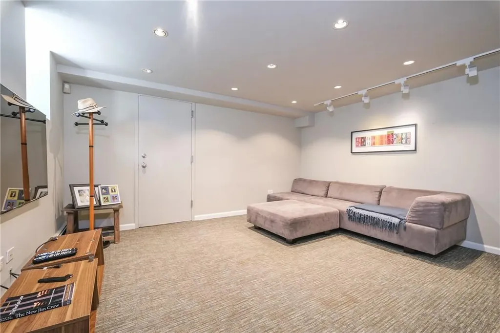 4 Ridgecrest E Scarsdale NY 10583