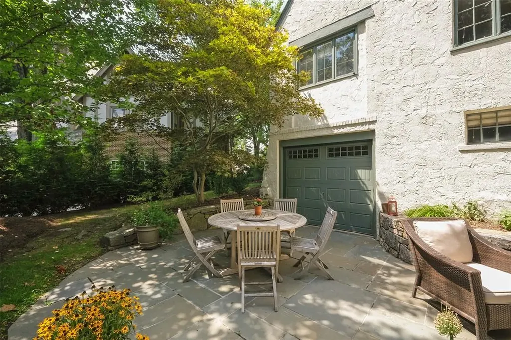 4 Ridgecrest E Scarsdale NY 10583