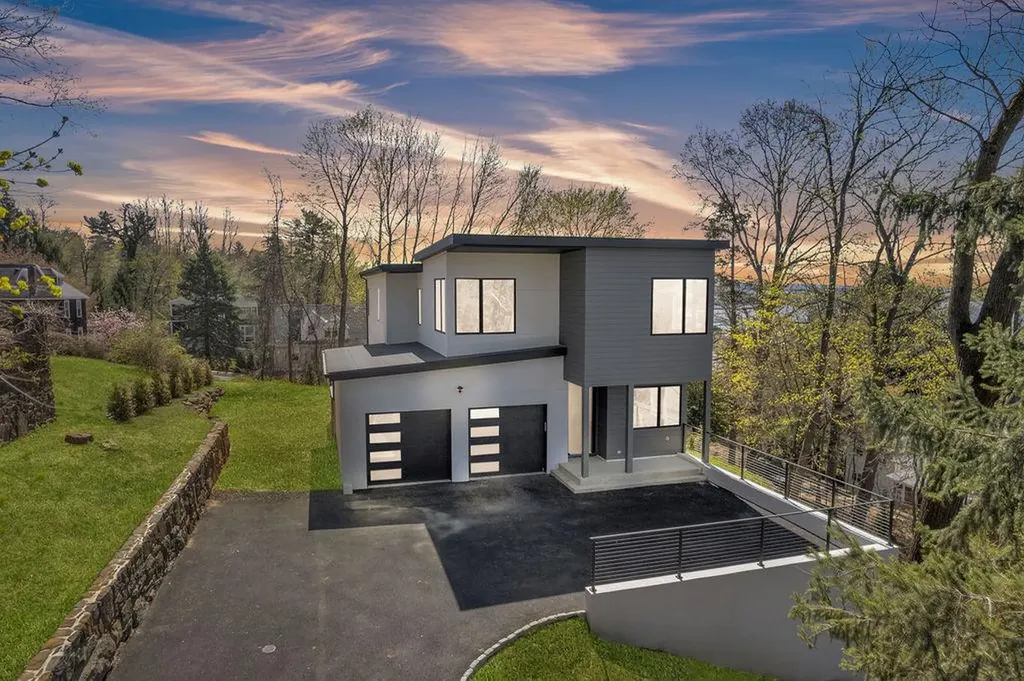 123 N Riverside Avenue Cortlandt NY 10520