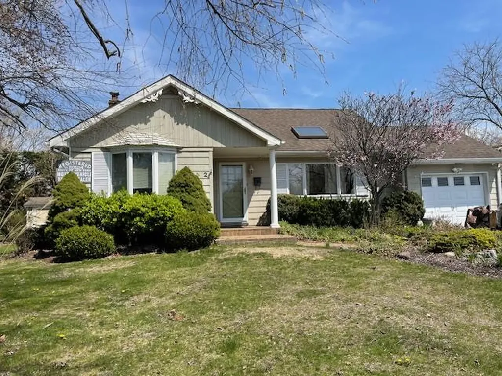 2 Bay Place Bay Shore NY 11706