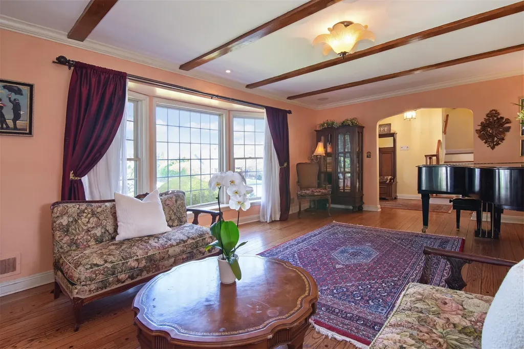 22 Northway Bronxville NY 10708