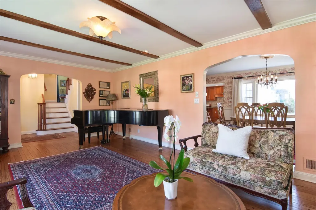 22 Northway Bronxville NY 10708