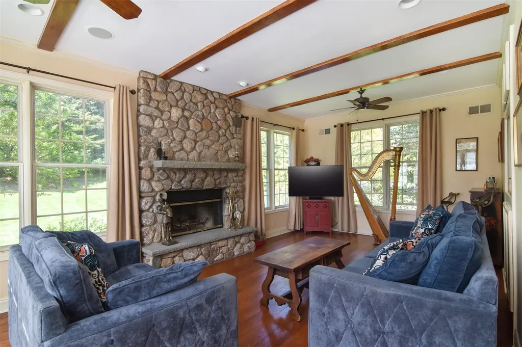 22 Northway Bronxville NY 10708