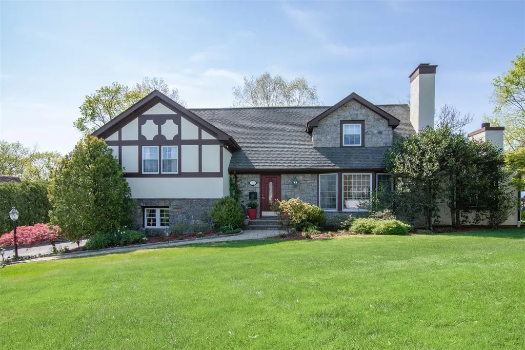 22 Northway Bronxville NY 10708