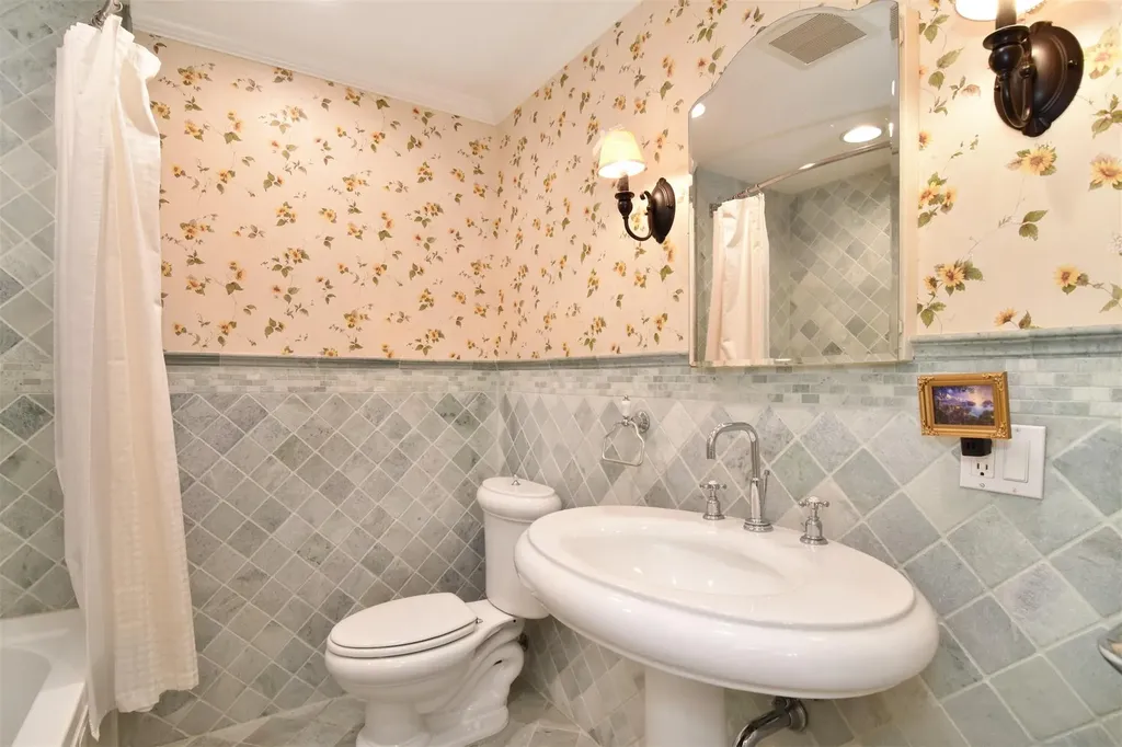 22 Northway Bronxville NY 10708