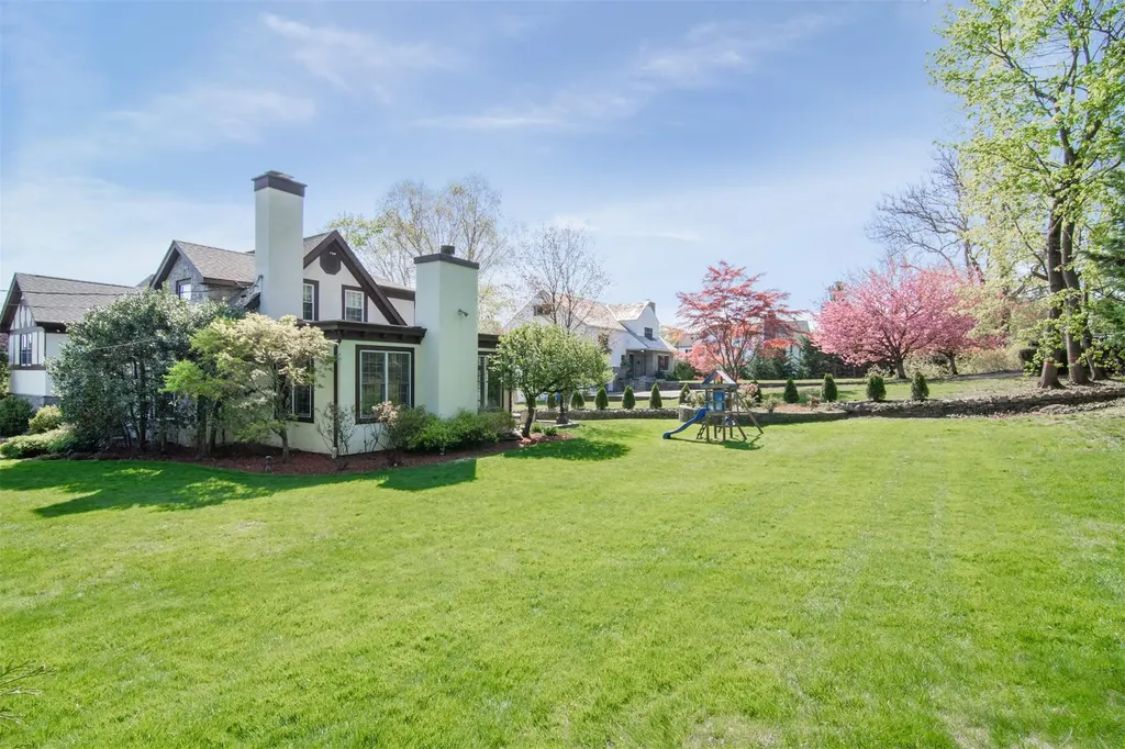 22 Northway Bronxville NY 10708