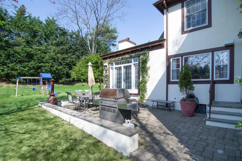 22 Northway Bronxville NY 10708