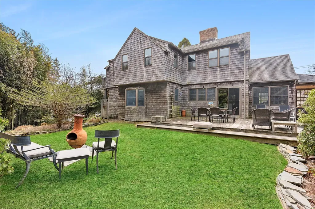 25 Gardiner Drive East Hampton NY 11930