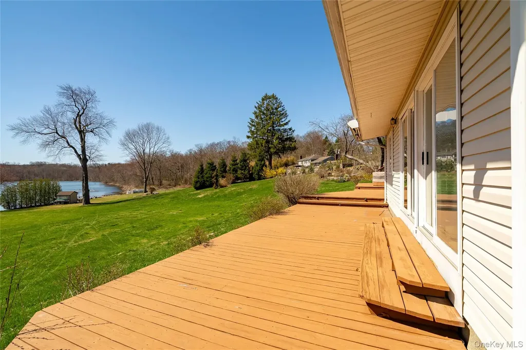 34 Seven Oaks Lane Brewster NY 10509