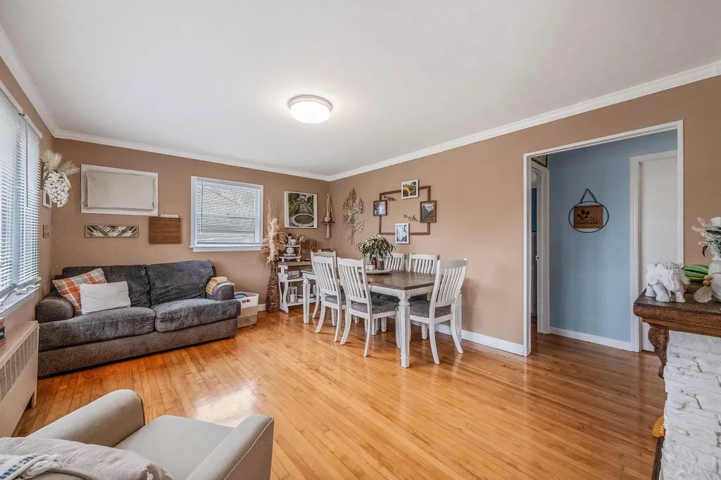 197 Arnold Avenue West Babylon NY 11704
