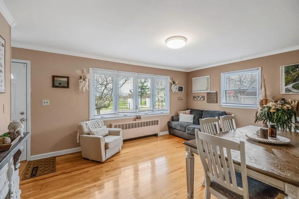 197 Arnold Avenue West Babylon NY 11704