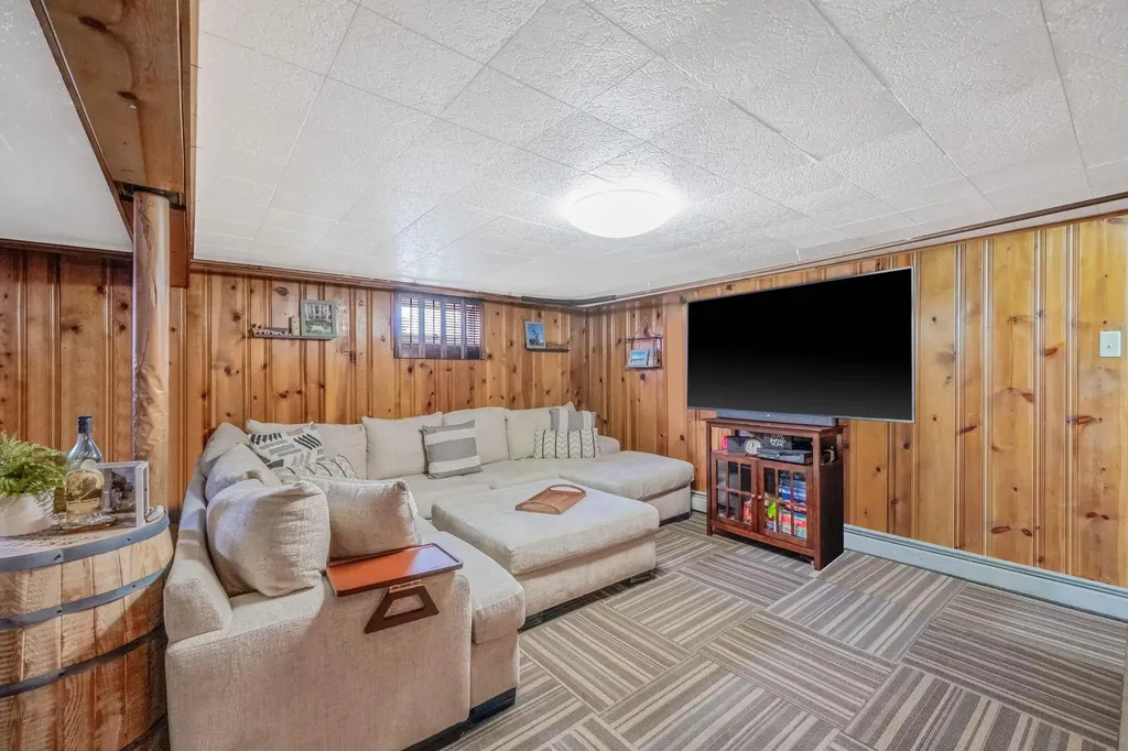 197 Arnold Avenue West Babylon NY 11704
