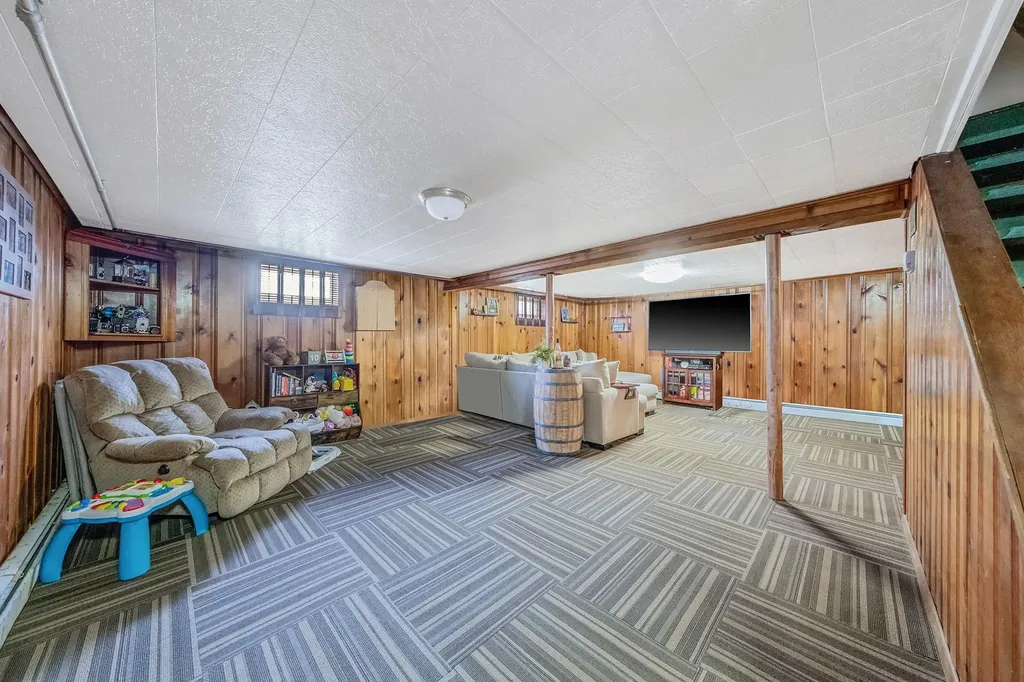 197 Arnold Avenue West Babylon NY 11704