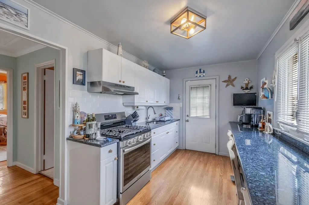 197 Arnold Avenue West Babylon NY 11704