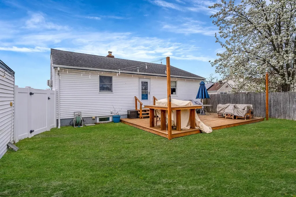 197 Arnold Avenue West Babylon NY 11704