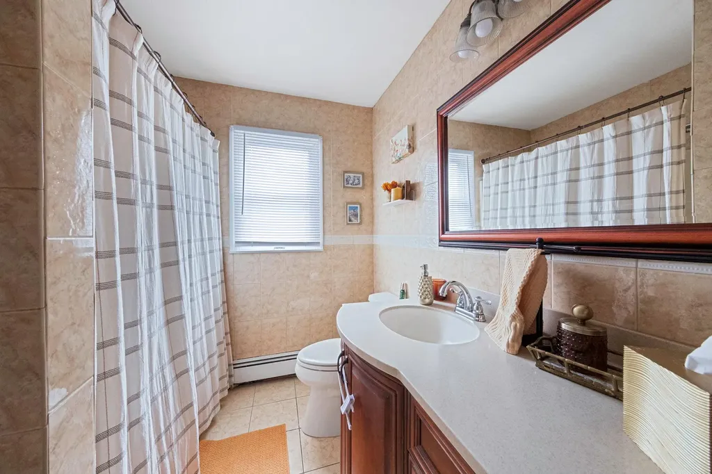 197 Arnold Avenue West Babylon NY 11704