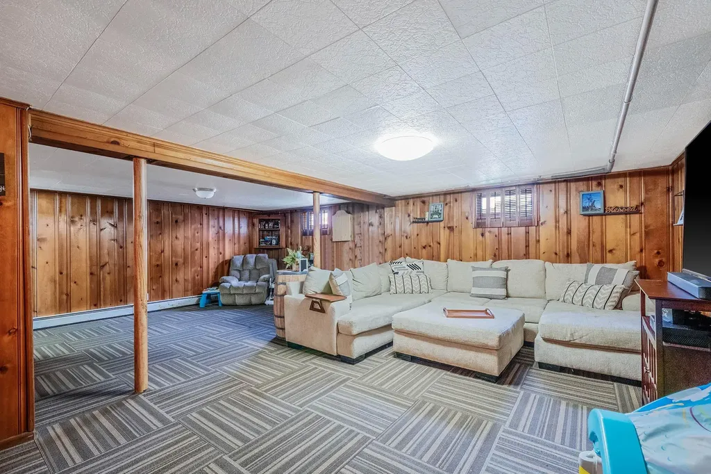 197 Arnold Avenue West Babylon NY 11704