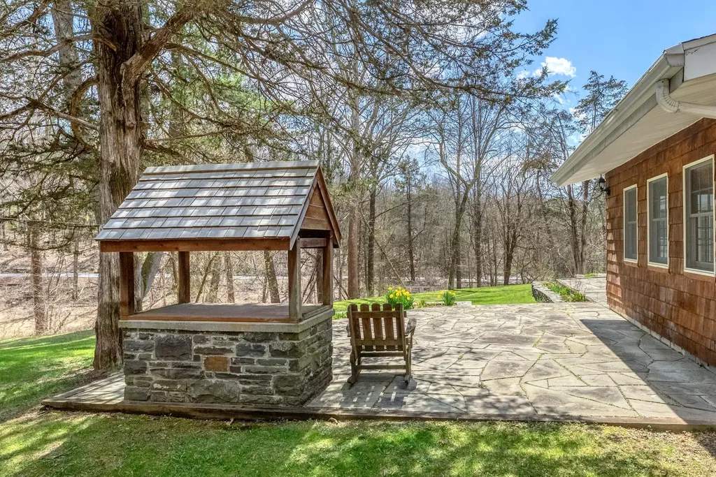 2963 State Route 209 Kingston NY 12401