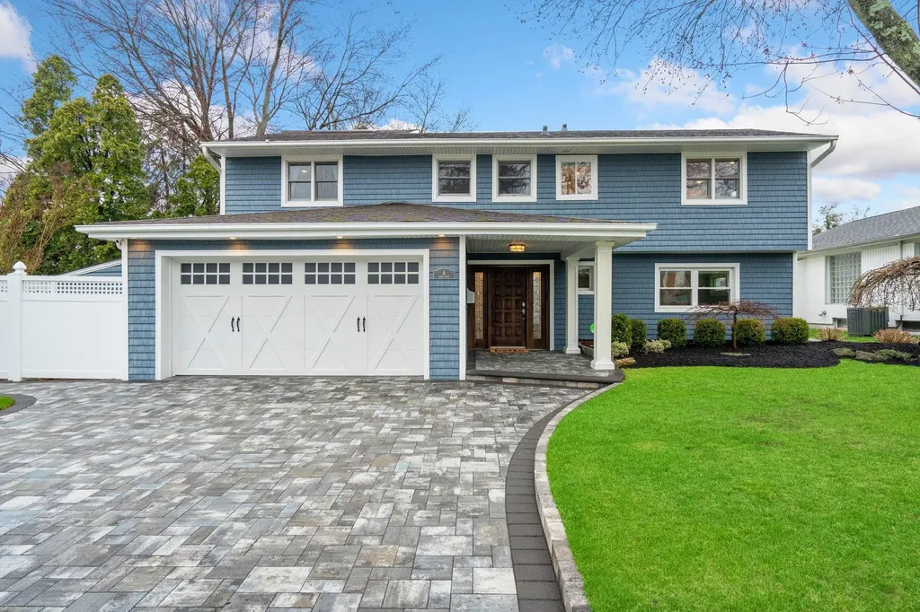 4 Nora Lane Plainview NY 11803