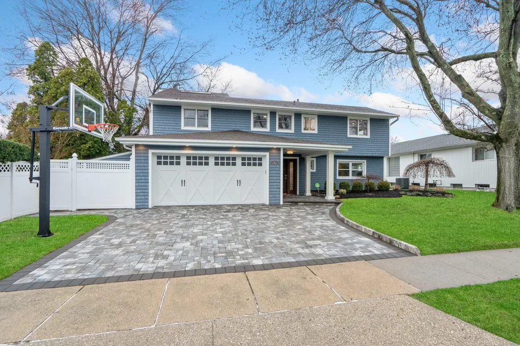 4 Nora Lane Plainview NY 11803