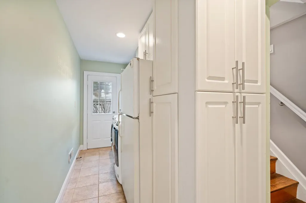 4 Nora Lane Plainview NY 11803