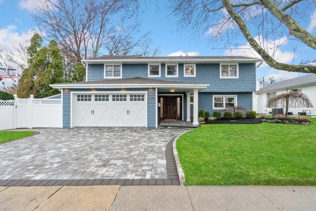 4 Nora Lane Plainview NY 11803