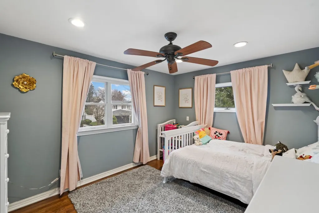 4 Nora Lane Plainview NY 11803