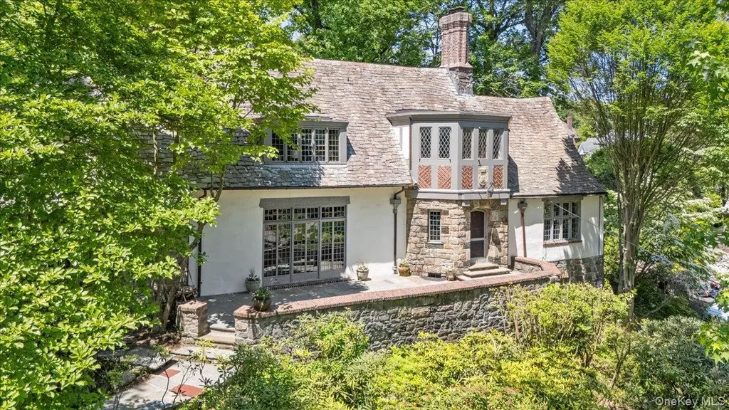 8 South Drive Larchmont NY 10538
