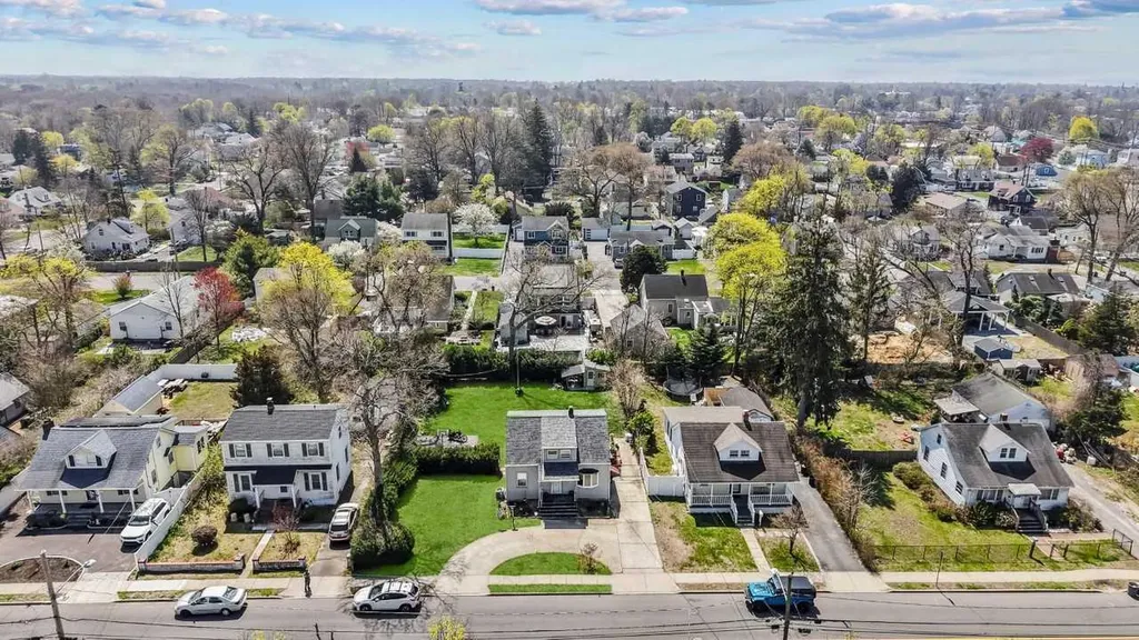 42 Bittermint Street Islip NY 11751