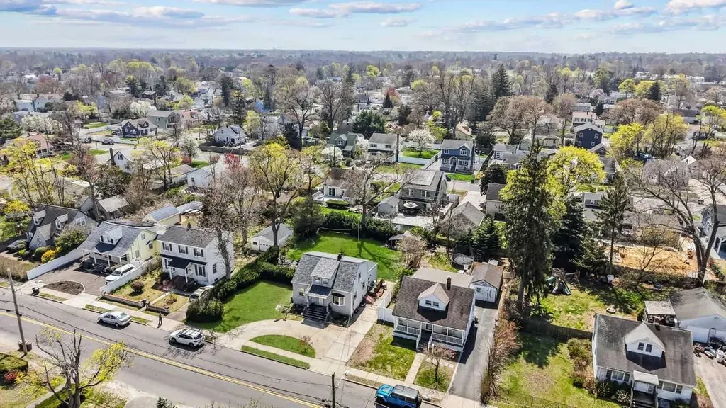 42 Bittermint Street Islip NY 11751
