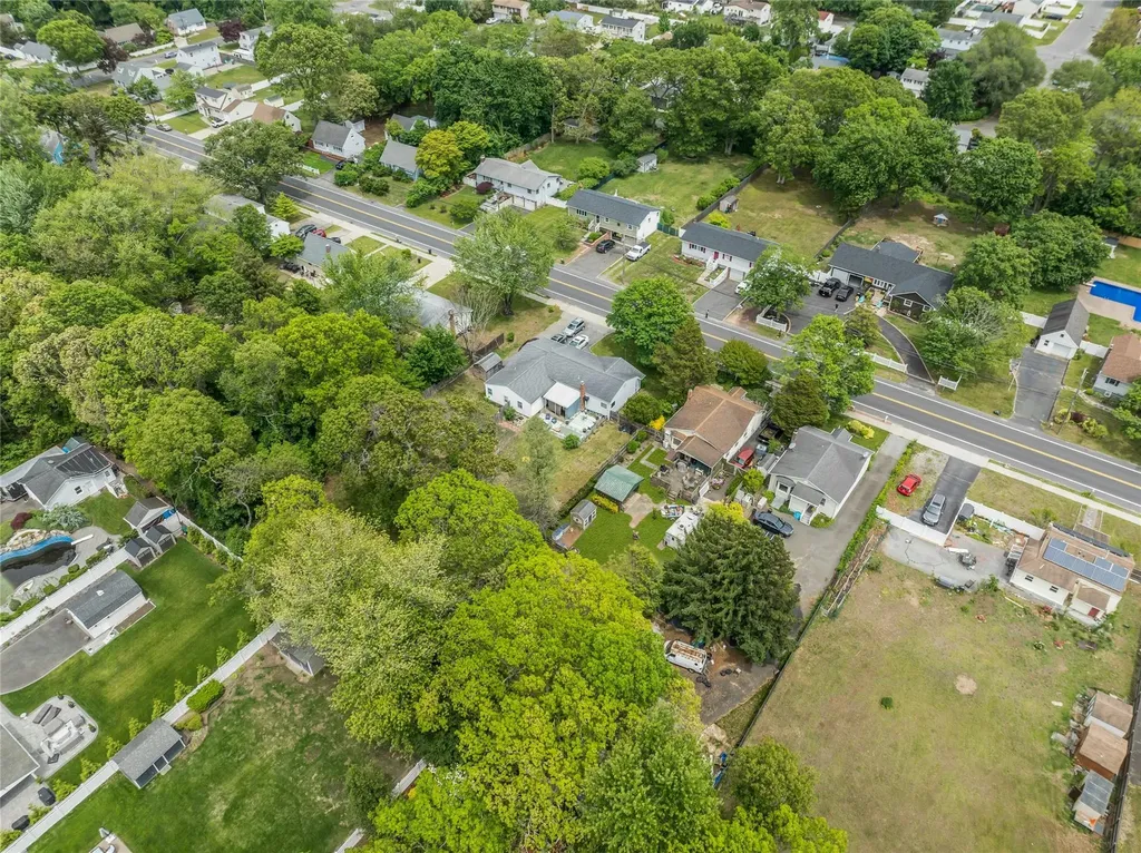 28 Marshall Drive Selden NY 11784