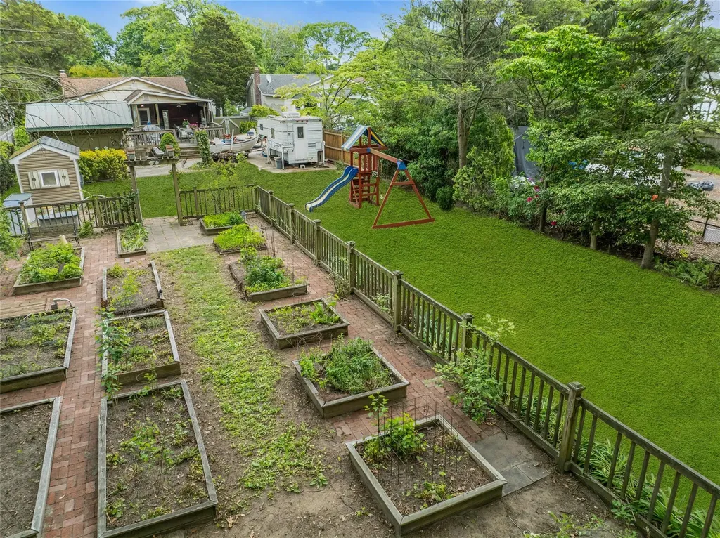 28 Marshall Drive Selden NY 11784