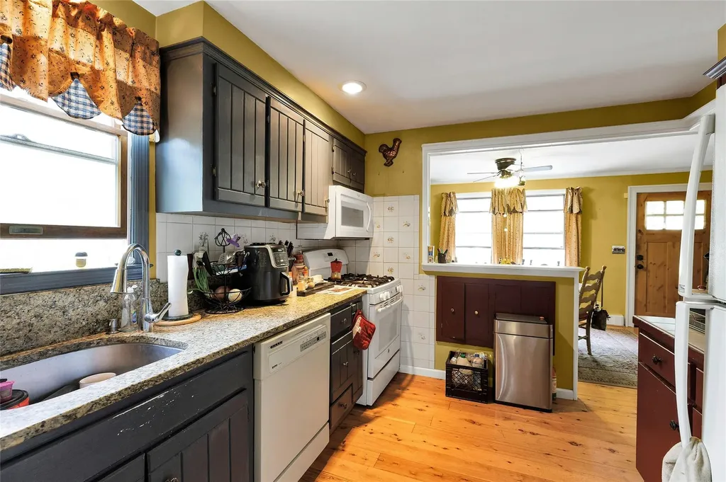 28 Marshall Drive Selden NY 11784