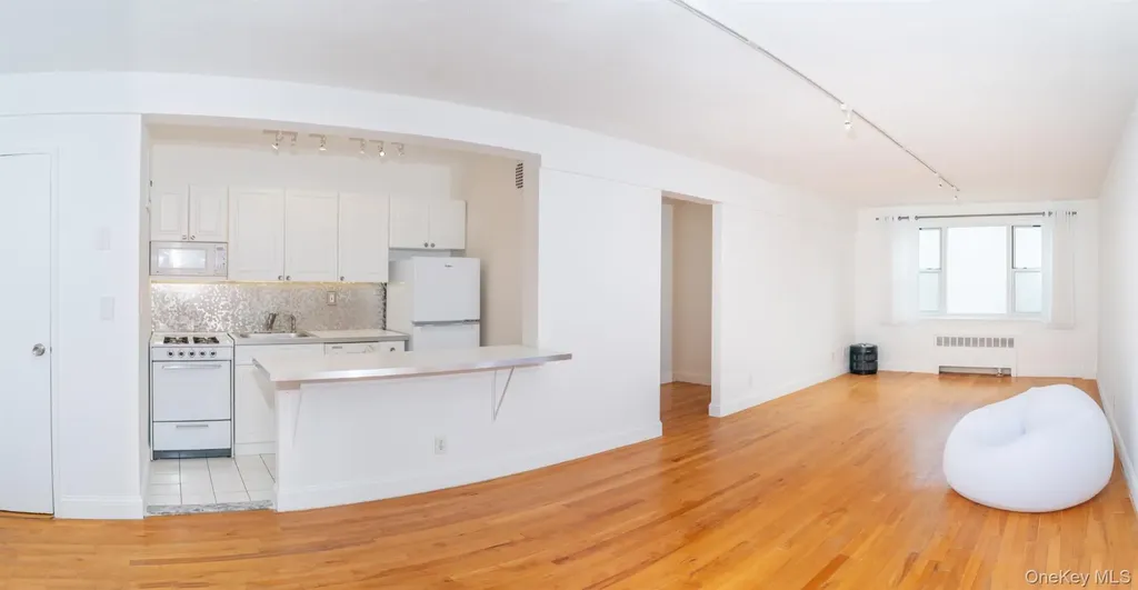 279 N Broadway Yonkers NY 10701