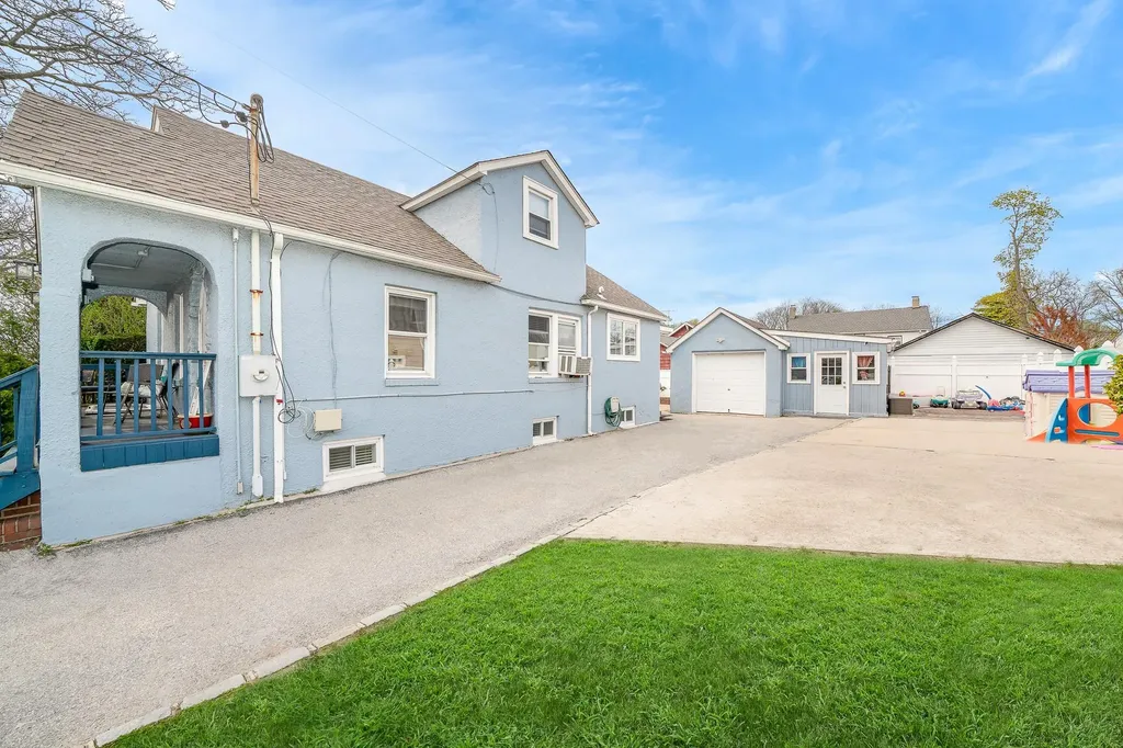 16 Atlantic Avenue Freeport NY 11520