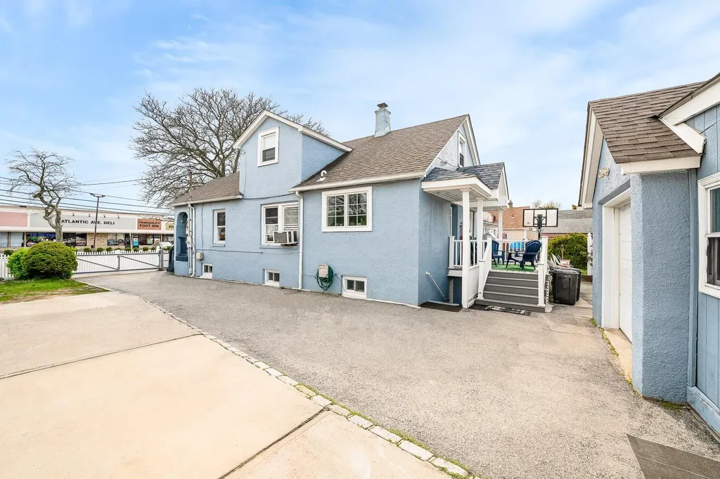 16 Atlantic Avenue Freeport NY 11520