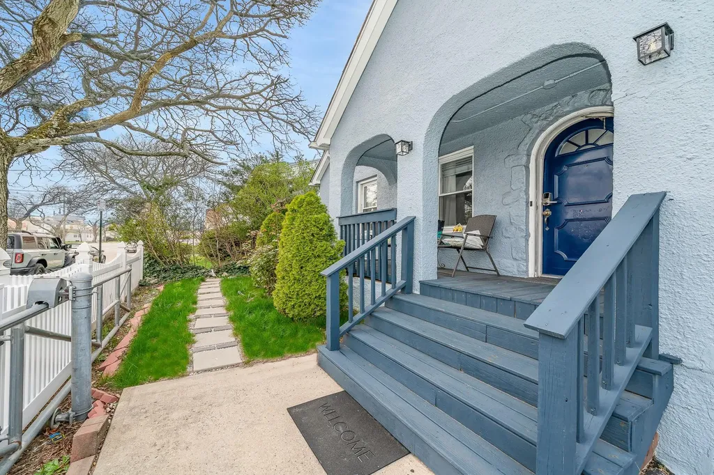 16 Atlantic Avenue Freeport NY 11520