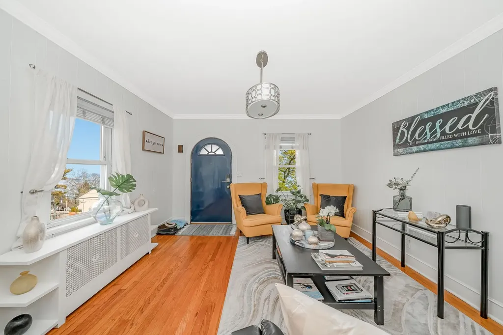 16 Atlantic Avenue Freeport NY 11520