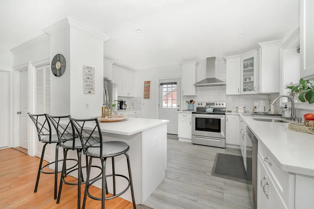16 Atlantic Avenue Freeport NY 11520